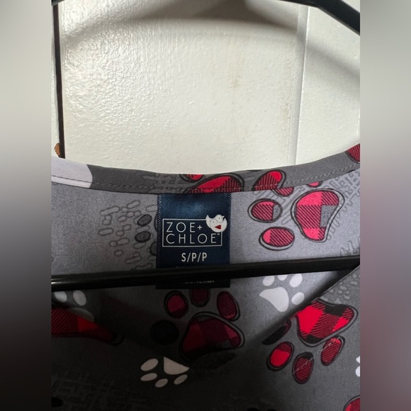 Zoe + Chloe scrub top - Picture 3 of 3